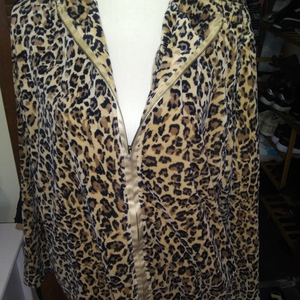 Liz Claiborne sweater, like new